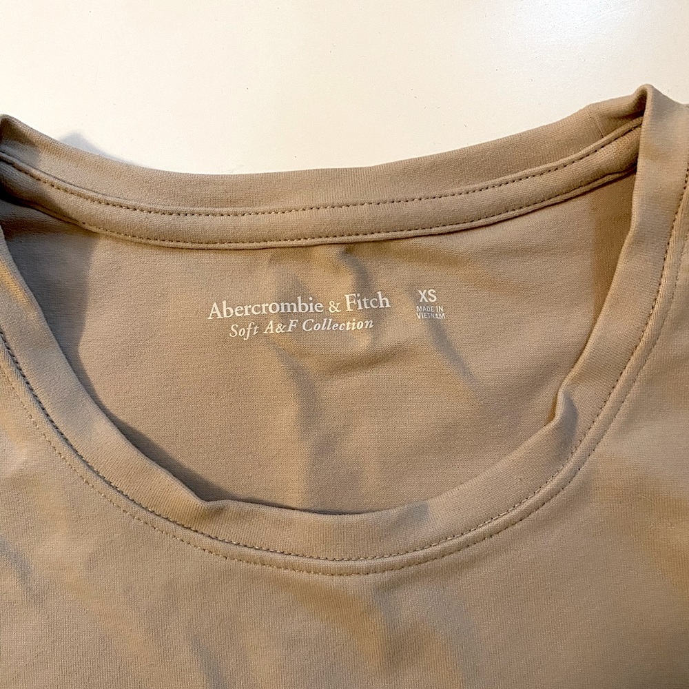 Beige Abercrombie & Fitch muscle tank